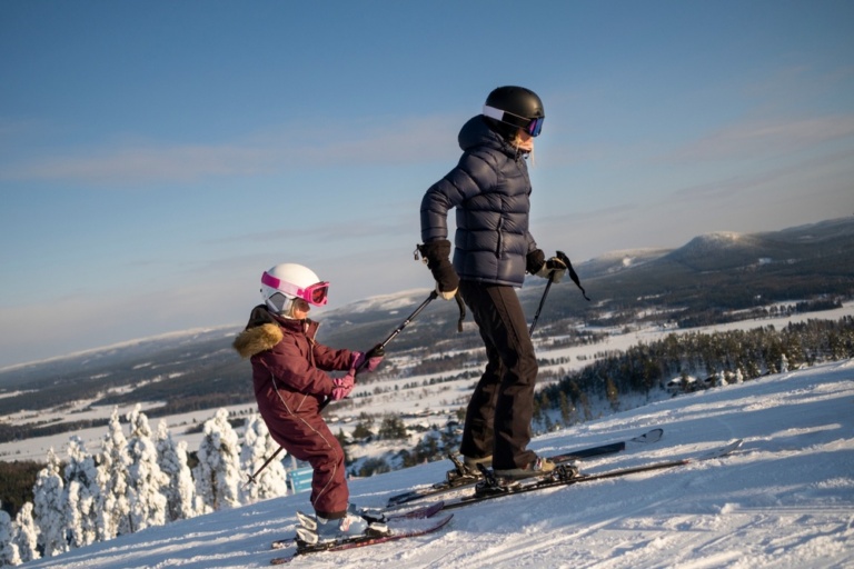 Trender i februari: Skidor, snöslungor och zombiespel